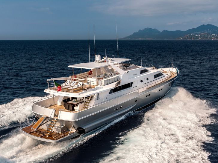 ANTISAN Alalunga 33m - cruising aft view ANTISAN Alalunga 33m - cruising aft view