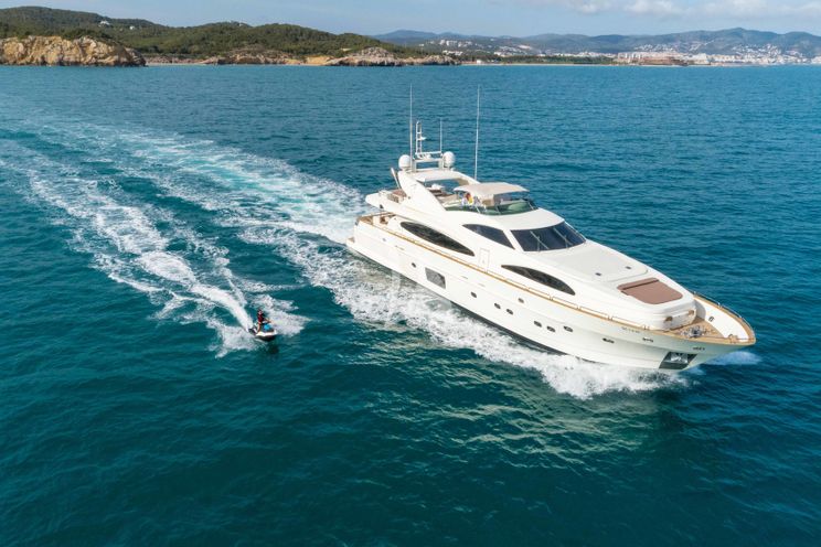 Charter Yacht DOLCE VITA IV - Astondoa 102 GLX - 5 Cabins - Ibiza - Formentera - Mallorca - Balearics - Spain