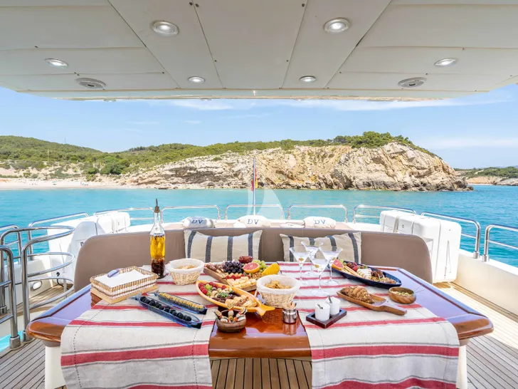 DOLCE VITA IV Astondoa 102 GLX - sun deck dining area DOLCE VITA IV Astondoa 102 GLX - sun deck dining area