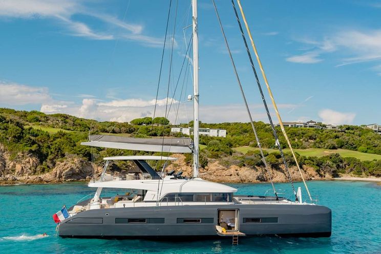 Charter Yacht BABAC - Lagoon Seventy 7 - 4 Cabins - Bora Bora - Tahiti - French Polynesia