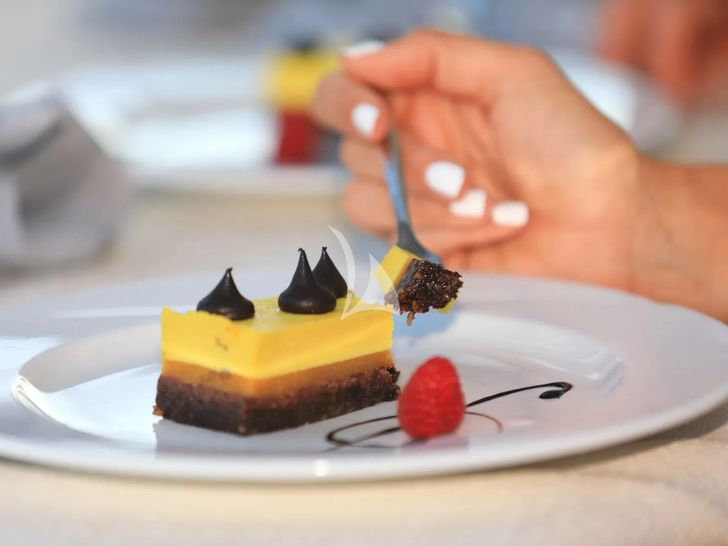 BABY I Sunseeker 105 - sample dessert BABY I Sunseeker 105 - sample dessert