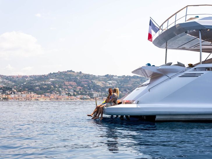 BACCARAT Amer 100 Swim Platform BACCARAT Amer 100 Swim Platform