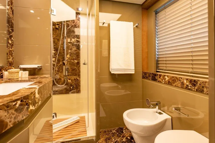 Charter Yacht BACCARAT - Amer Cento Quad - 5 Cabins - Cannes - Monaco - St Tropez