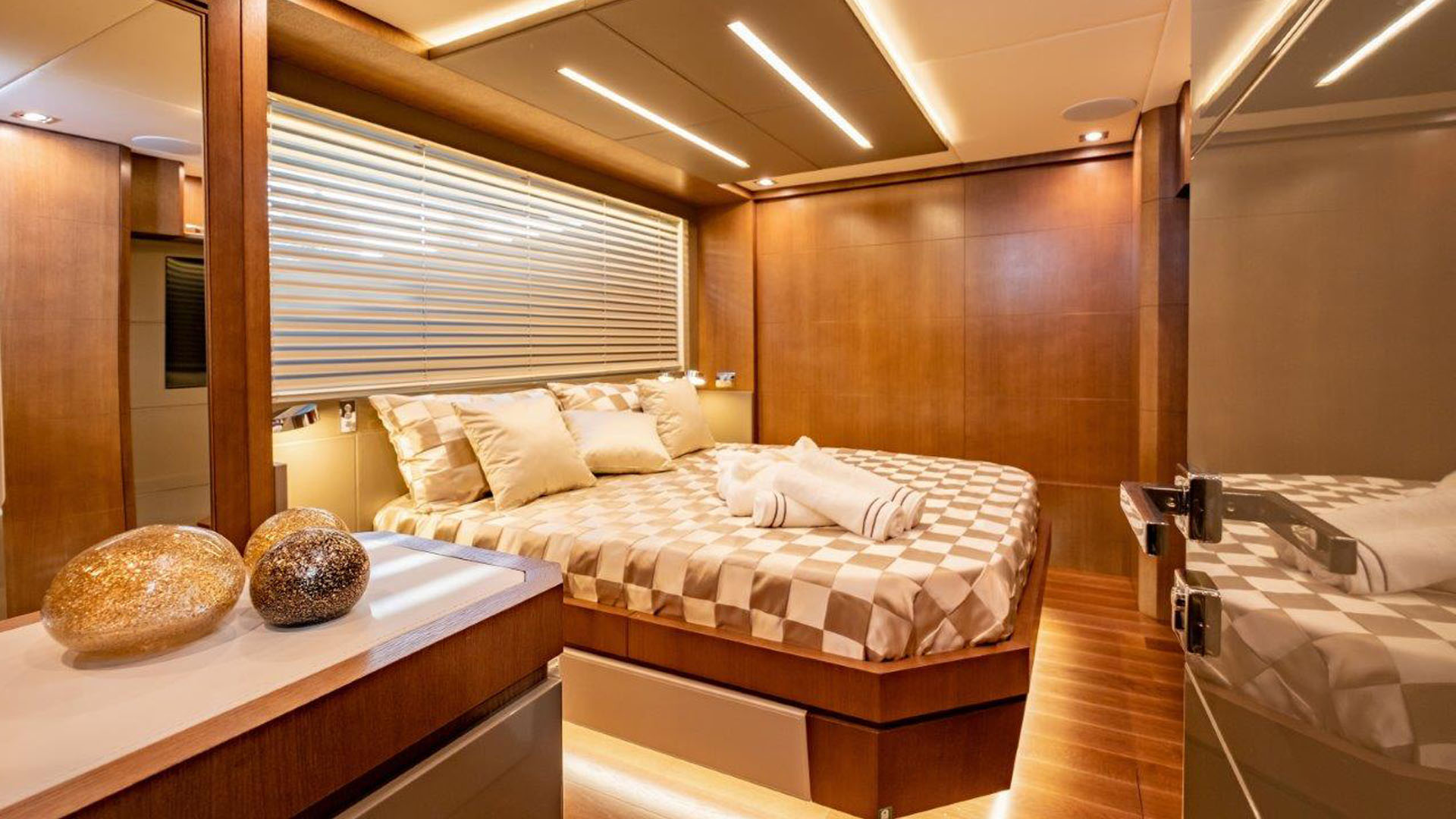 BACCARAT Amer 100 VIP