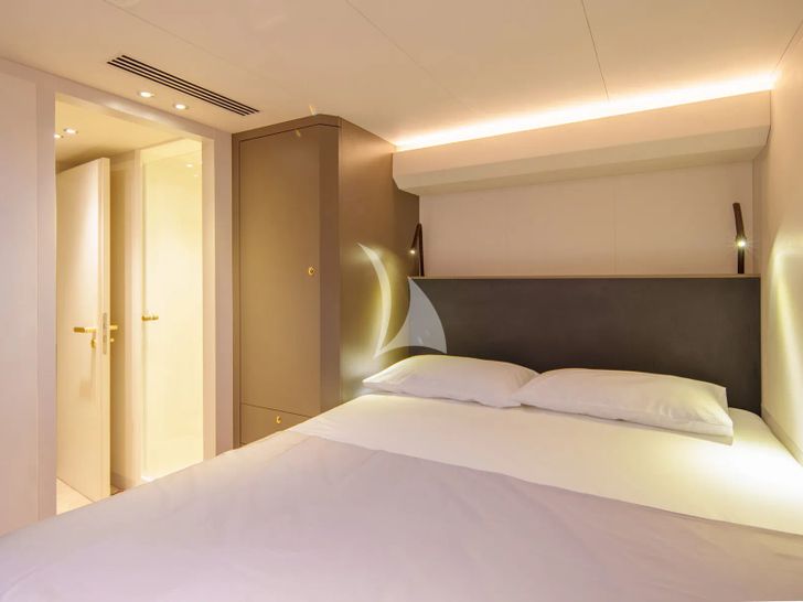 BADE GranOcean W-72 - cabin BADE GranOcean W-72 - cabin