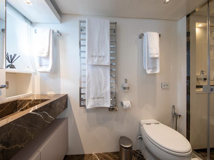 BALANCE Sanlorenzo SL78 Master Cabin Ensuite BALANCE Sanlorenzo SL78 Master Cabin Ensuite