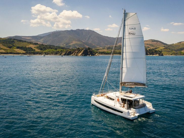 Bali 4.2 - cruising Bali 4.2 - cruising