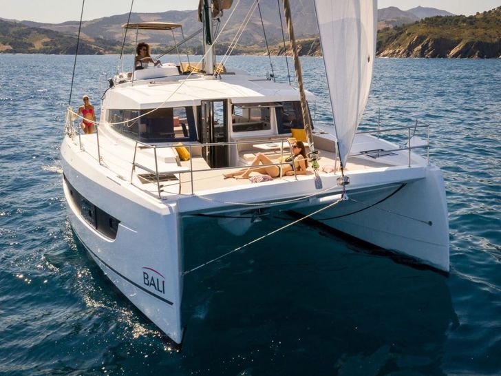 Bali 4.2 - foredeck Bali 4.2 - foredeck