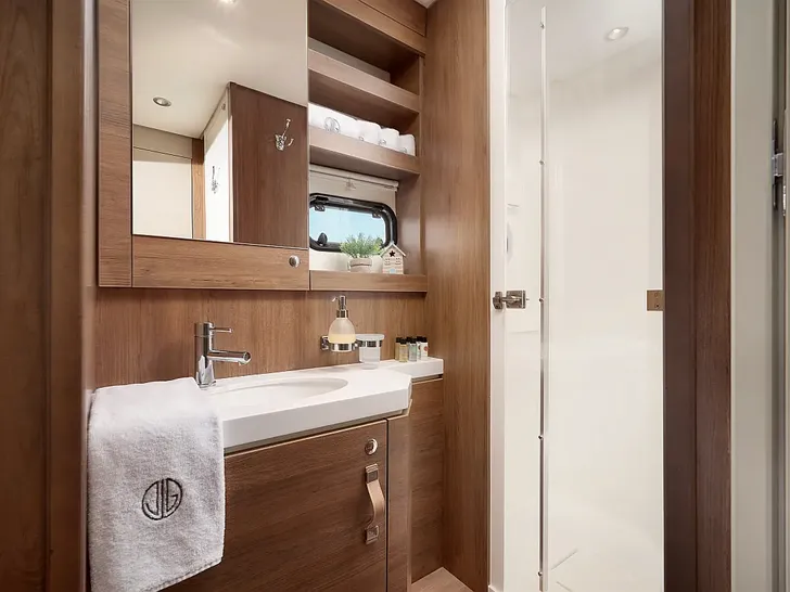 JOZA Bali 5.4 - cabin 3 bathroom JOZA Bali 5.4 - cabin 3 bathroom