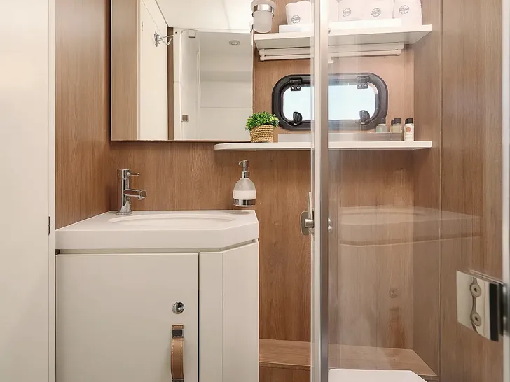 JOZA Bali 5.4 - cabin 4 bathroom JOZA Bali 5.4 - cabin 4 bathroom