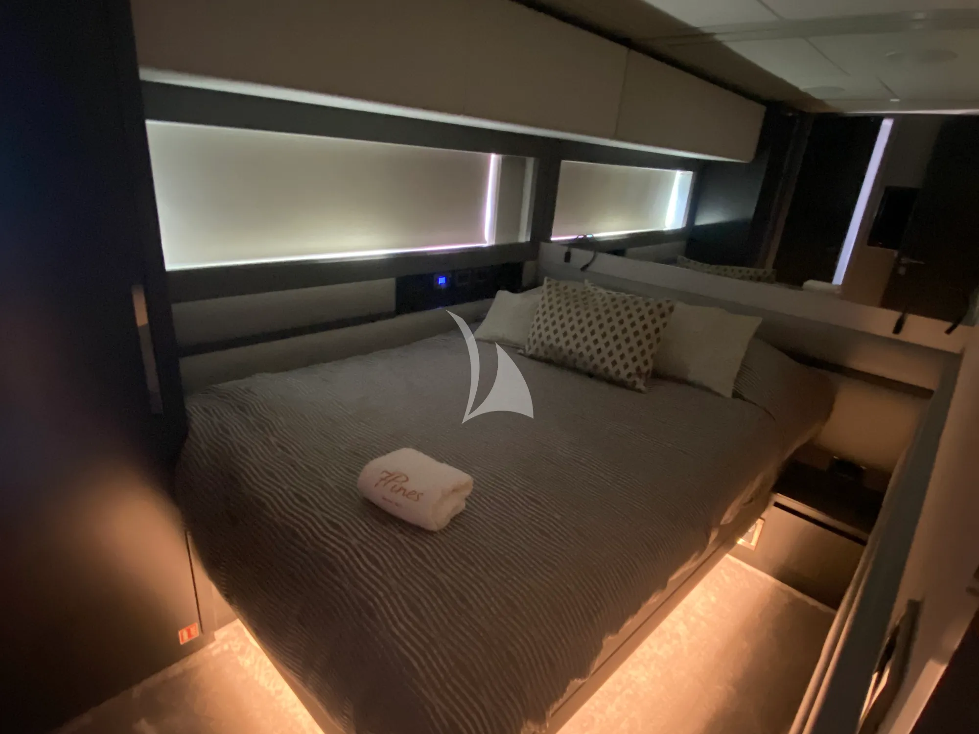 BALOO III Pershing 9X - VIP cabin 2