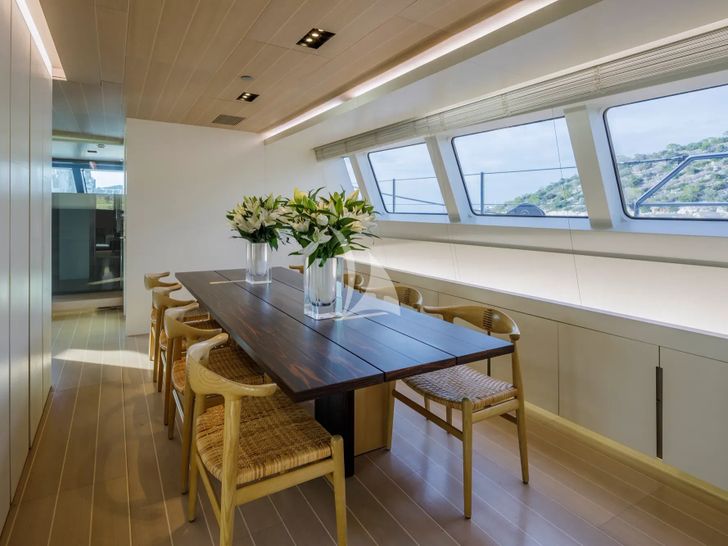BARACUDA VALETTA Perini Navi Sailing Yacht 50m - indoor dining area BARACUDA VALETTA Perini Navi Sailing Yacht 50m - indoor dining area