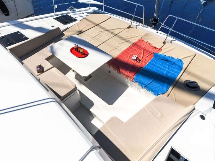 BASMA Bali 4.8 - foredeck BASMA Bali 4.8 - foredeck