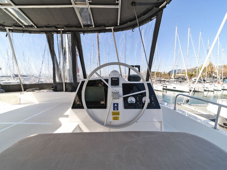 BASMA Bali 4.8 - helm BASMA Bali 4.8 - helm