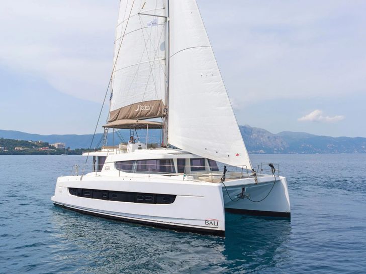 BASMA Bali 4.8 - sailing BASMA Bali 4.8 - sailing