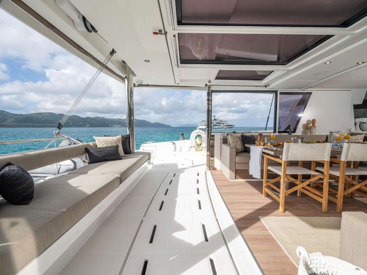 BAYMANHI Bali 5.4 - aft seat BAYMANHI Bali 5.4 - aft seat