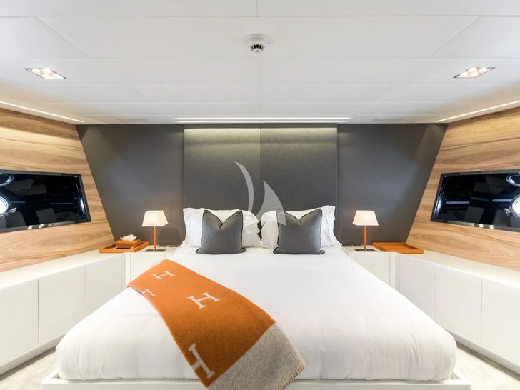 BEACHOUSE Mangusta 130 VIP cabin 1 BEACHOUSE Mangusta 130 VIP cabin 1