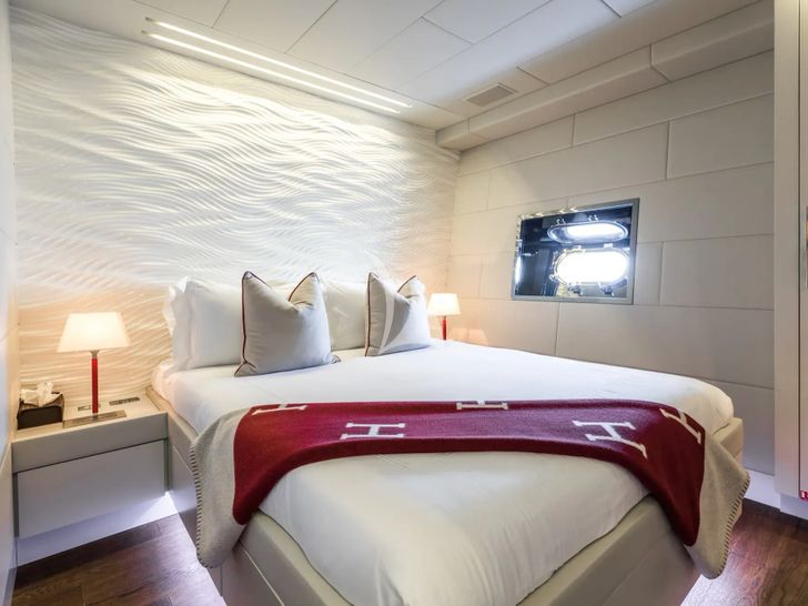 BEACHOUSE Mangusta 130 - VIP cabin 2 BEACHOUSE Mangusta 130 - VIP cabin 2