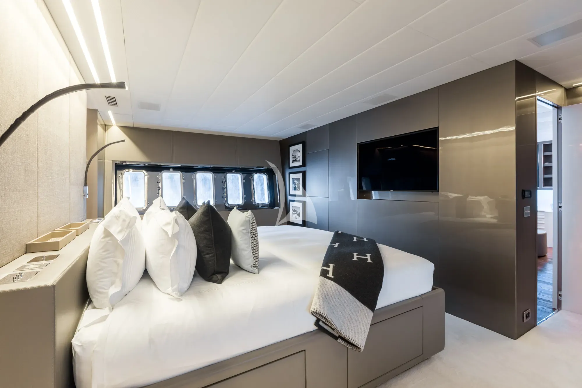 BEACHOUSE Mangusta 130 - VIP cabin 3