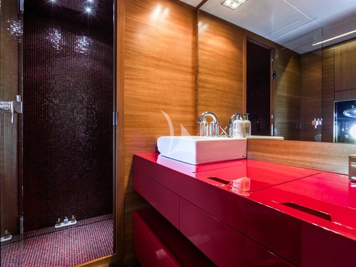 BEACHOUSE Mangusta 130 - VIP cabin bathroom BEACHOUSE Mangusta 130 - VIP cabin bathroom