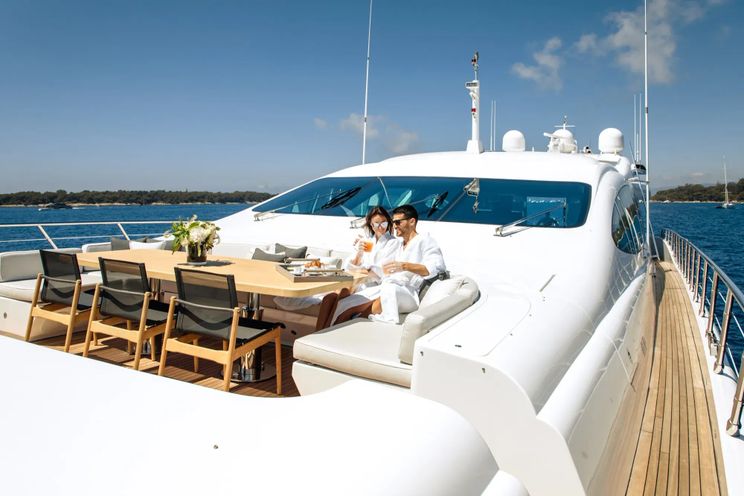 Charter Yacht BEACHOUSE - Mangusta 130 - 4 Cabins - Nassau - Exumas - Bahamas