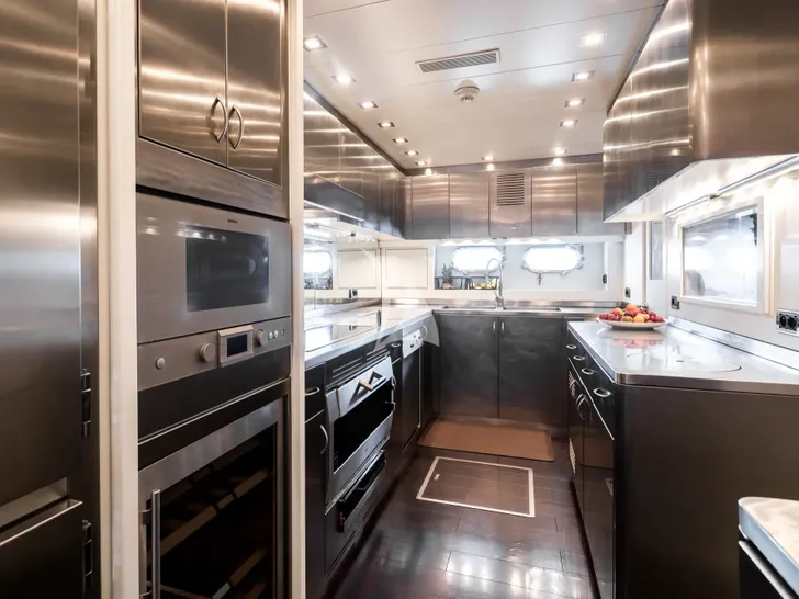 BEACHOUSE Mangusta 130 - galley BEACHOUSE Mangusta 130 - galley