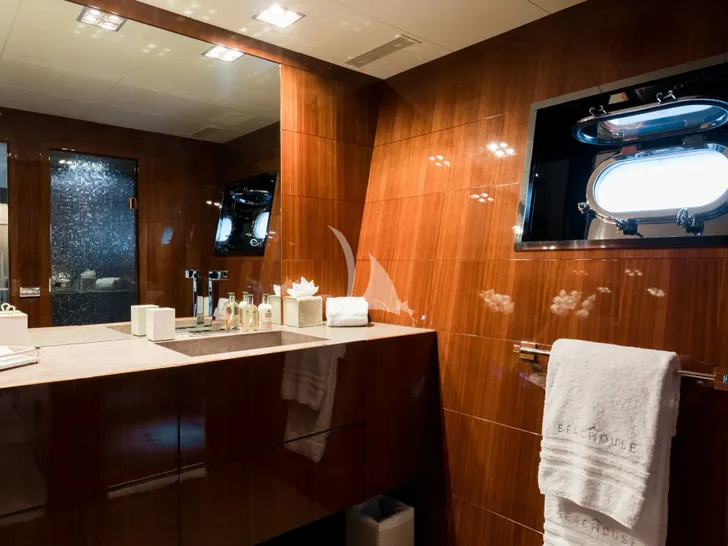 BEACHOUSE Mangusta 130 - master cabin bathroom BEACHOUSE Mangusta 130 - master cabin bathroom