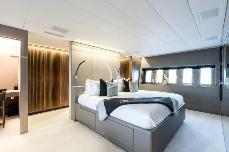 Charter Yacht BEACHOUSE - Mangusta 130 - 4 Cabins - Nassau - Exumas - Bahamas