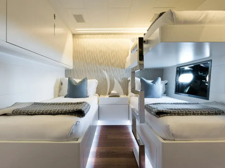 BEACHOUSE Mangusta 130 - twin cabin BEACHOUSE Mangusta 130 - twin cabin