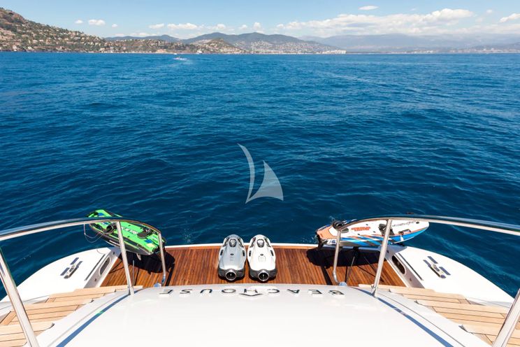 Charter Yacht BEACHOUSE - Mangusta 130 - 4 Cabins - Nassau - Exumas - Bahamas