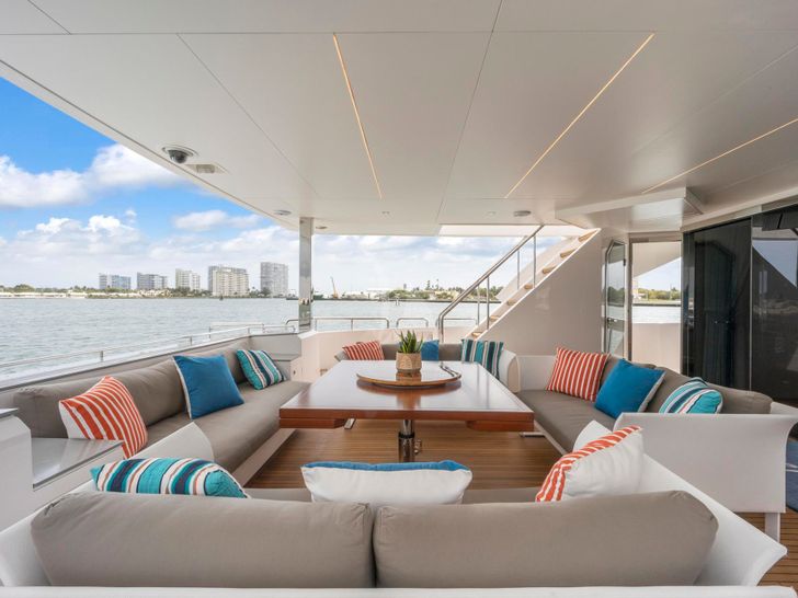 BELLA TU Horizon 90 Aft Deck BELLA TU Horizon 90 Aft Deck