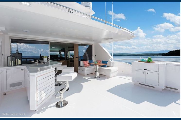 Charter Yacht BELLA TU - Horizon 90 - 5 Cabins - Nassau - Staniel Cay - Exumas