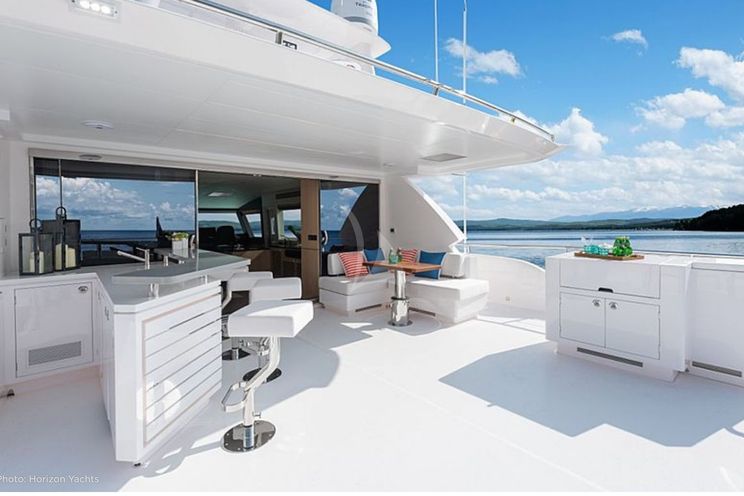 Charter Yacht BELLA TU - Horizon 90 - 5 Cabins - Nassau - Staniel Cay - Exumas