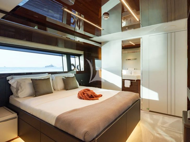 BELLA DONNA Riva Dolcevita 110 - VIP cabin 1 BELLA DONNA Riva Dolcevita 110 - VIP cabin 1