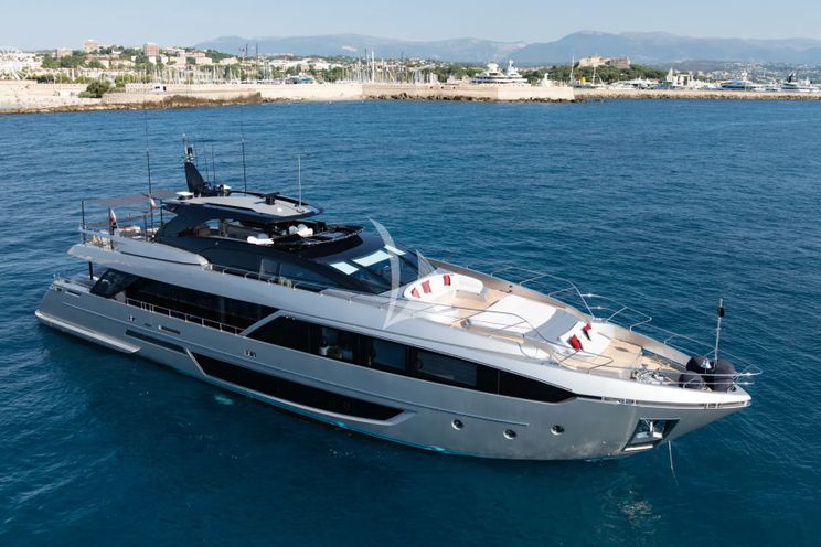 Charter Yacht BELLA DONNA - Riva Dolcevita 110 - 5 Cabins - Antibes - Cannes - St Tropez - French Riviera