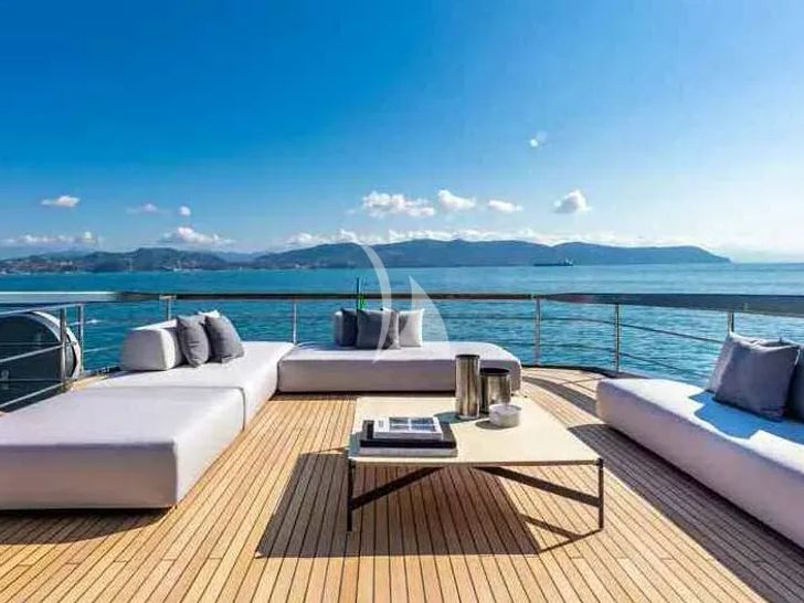 BELLA DONNA Riva Dolcevita 110 - sun deck lounge BELLA DONNA Riva Dolcevita 110 - sun deck lounge