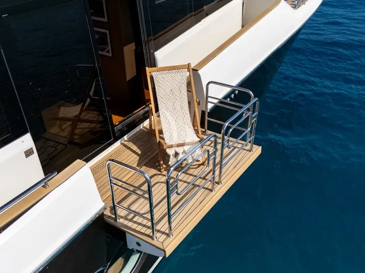 BELLA LUNA Monte Carlo 26m - fold out balcony BELLA LUNA Monte Carlo 26m - fold out balcony