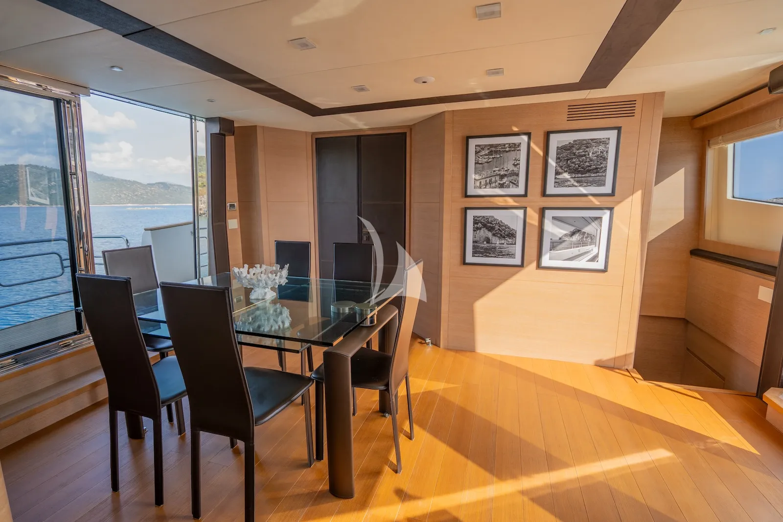 BELLA LUNA Monte Carlo 26m - main dining area