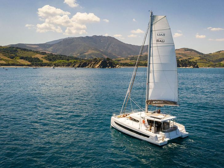 BELLA LUNA Bali 4.2 - sailing other angle BELLA LUNA Bali 4.2 - sailing other angle