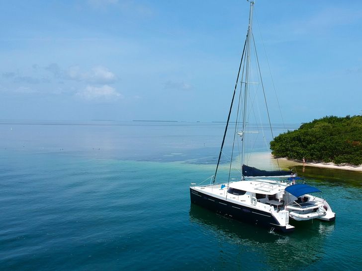 BELLAMAGGIO Fountaine Pajot Salina 48 - anchored BELLAMAGGIO Fountaine Pajot Salina 48 - anchored