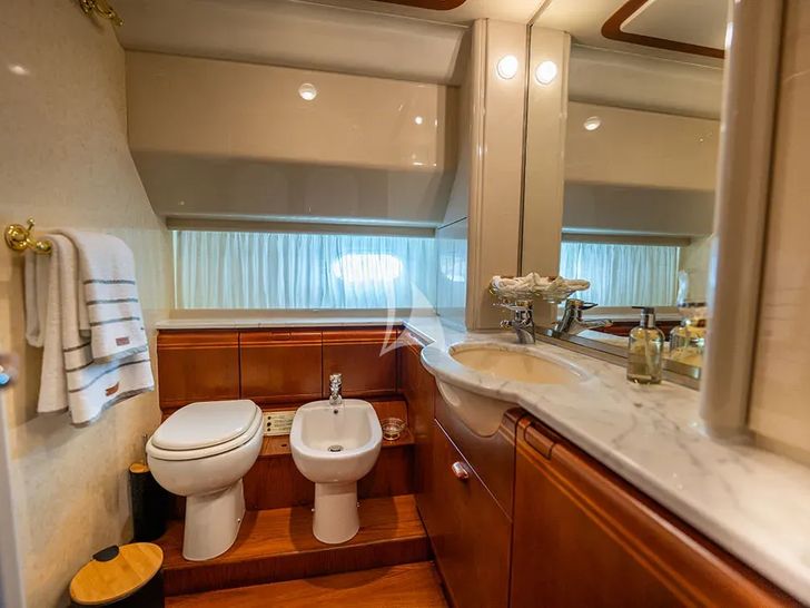 BELLAS BOY Ferretti 80 - VIP cabin bathroom BELLAS BOY Ferretti 80 - VIP cabin bathroom