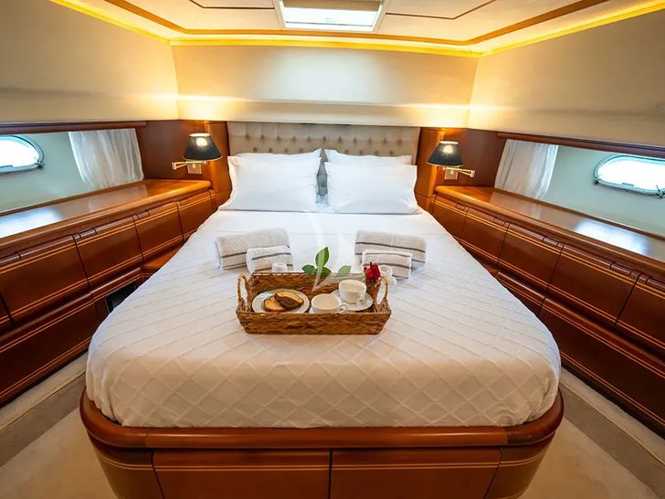 BELLAS BOY Ferretti 80 - VIP cabin BELLAS BOY Ferretti 80 - VIP cabin