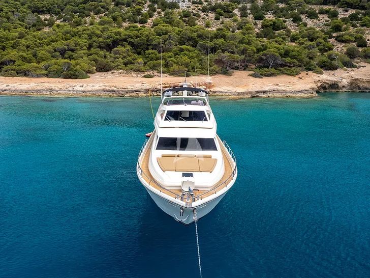 BELLAS BOY Ferretti 80 - anchored bow view BELLAS BOY Ferretti 80 - anchored bow view