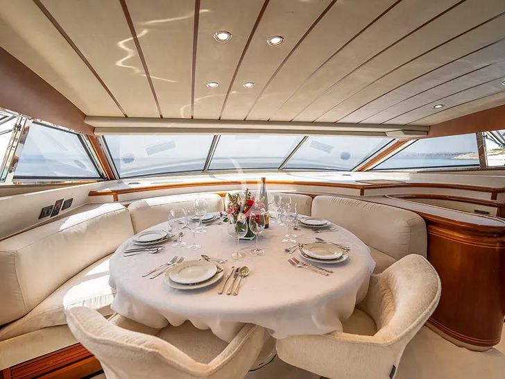 BELLAS BOY Ferretti 80 - main dining BELLAS BOY Ferretti 80 - main dining