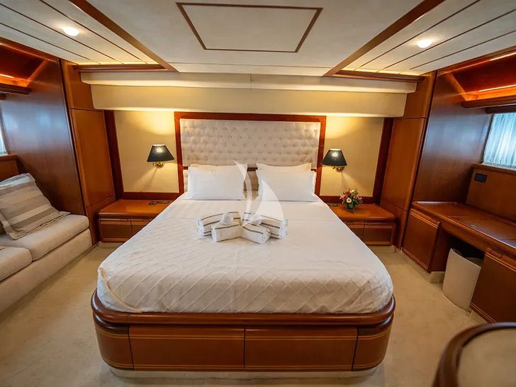 BELLAS BOY Ferretti 80 - master cabin BELLAS BOY Ferretti 80 - master cabin