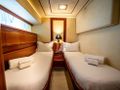 BELLAS BOY Ferretti 80 - twin cabin 1 BELLAS BOY Ferretti 80 - twin cabin 1