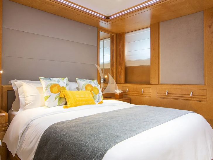 BELLA STELLA CRN Ancona 45m - VIP cabin 1 BELLA STELLA CRN Ancona 45m - VIP cabin 1