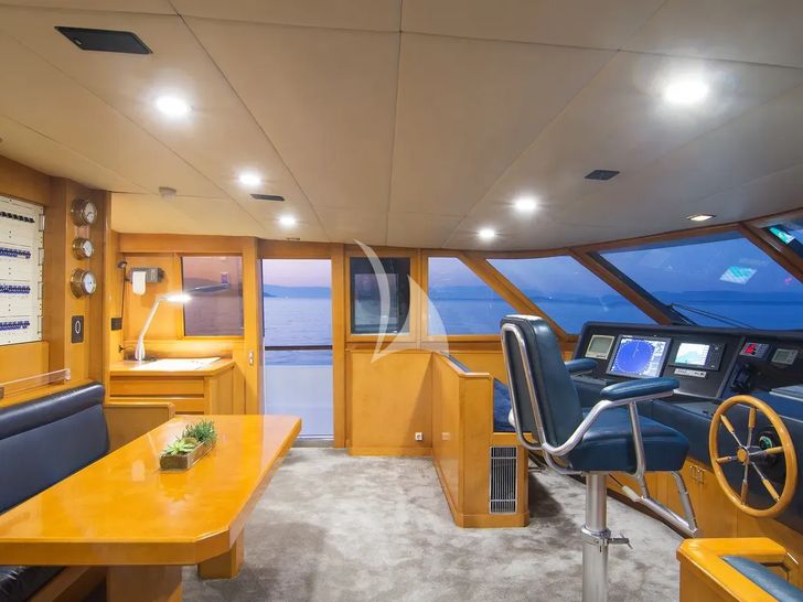 BELLA STELLA CRN Ancona 45m - cockpit BELLA STELLA CRN Ancona 45m - cockpit