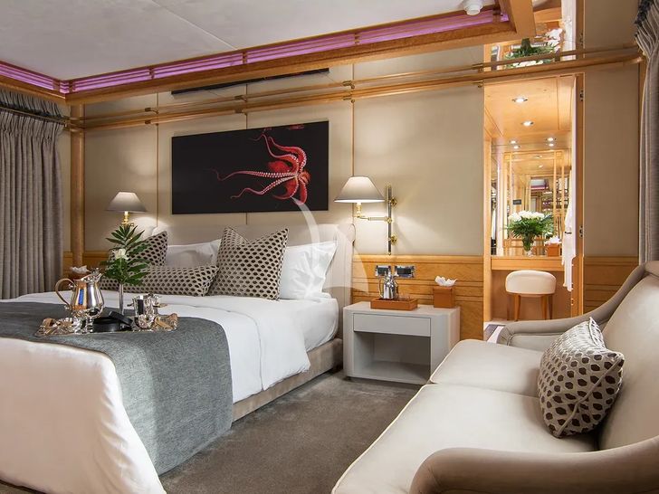 BELLA STELLA CRN Ancona 45m - master cabin BELLA STELLA CRN Ancona 45m - master cabin