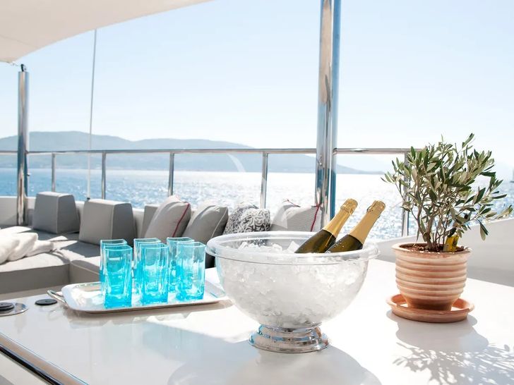 BELLA STELLA CRN Ancona 45m - sky deck alfresco lounge BELLA STELLA CRN Ancona 45m - sky deck alfresco lounge